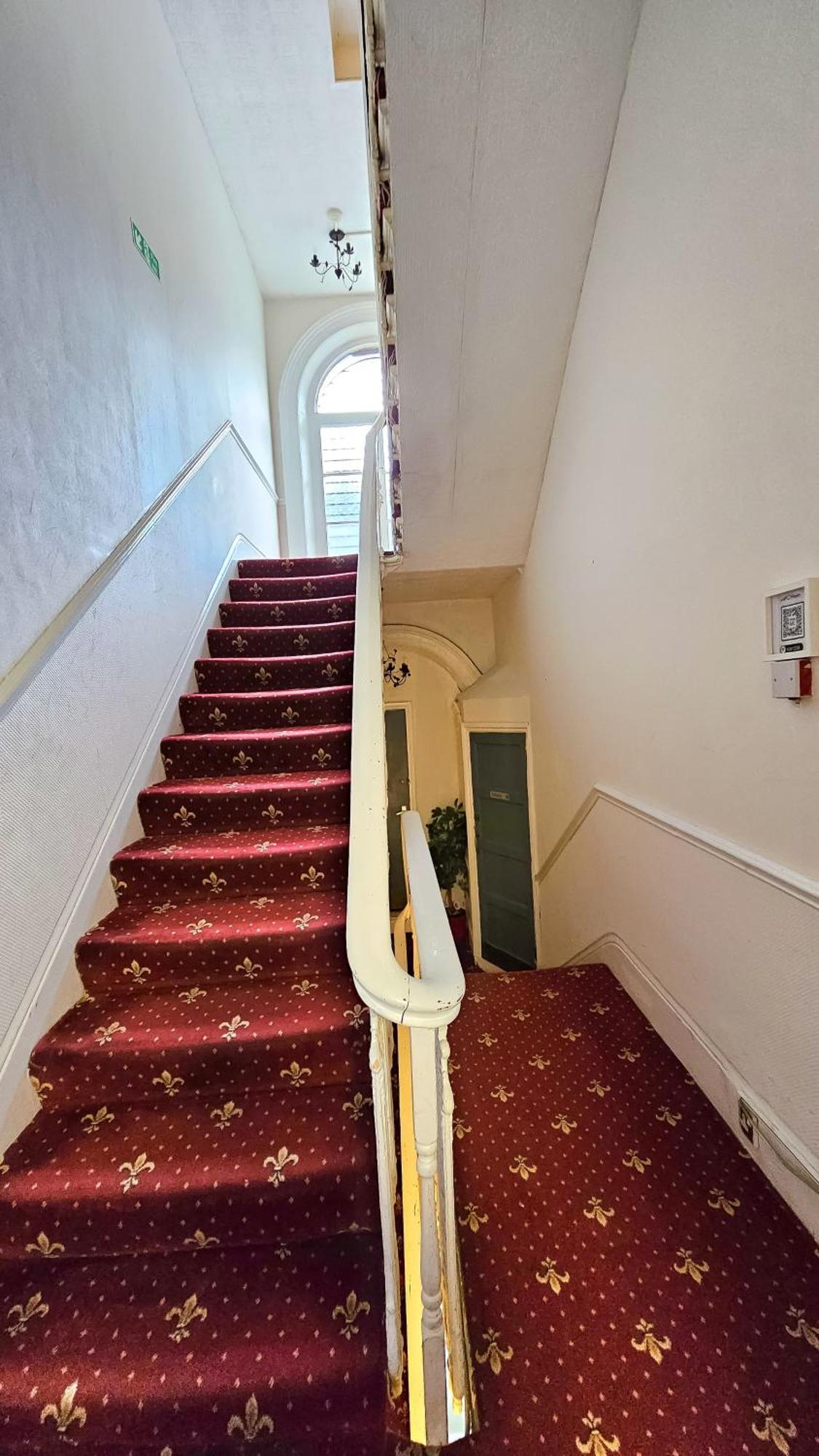 Hyde Park Court Hotel Londra Exterior foto